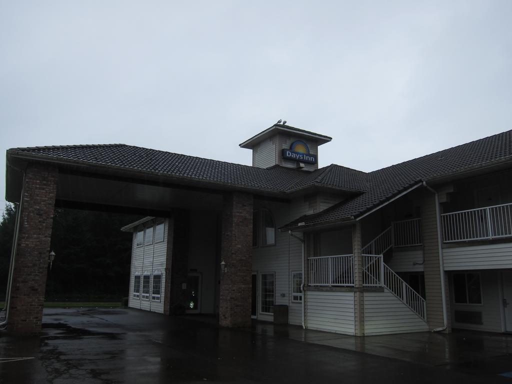Days Inn By Wyndham Ocean Shores Exterior foto